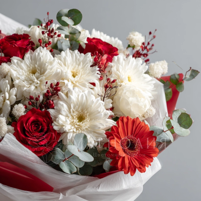 Букет с хризантемами &laquo;Праздничное сияние&raquo;