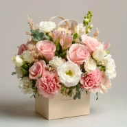 Композиция в сумочке &laquo;Девичий выбор&raquo; 0