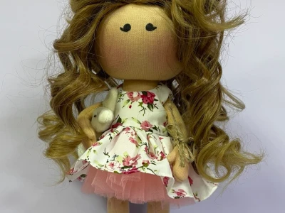 Девочка с зайчиком