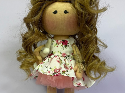 Девочка с зайчиком