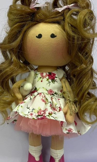 Девочка с зайчиком