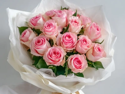 15 розовых эквадорских роз