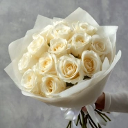 15 белых роз 40 см 0