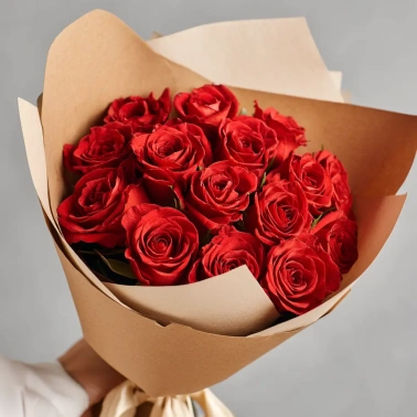 15 красных роз