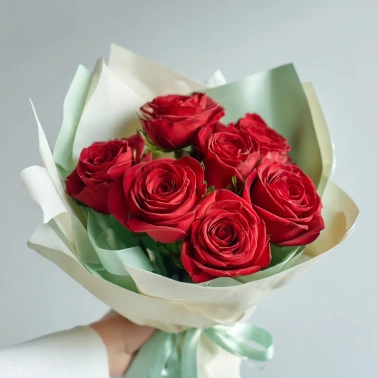 Красные розы «Летящий огонь»