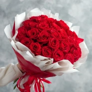 Красные розы &laquo;Карминовый взгляд&raquo; 1